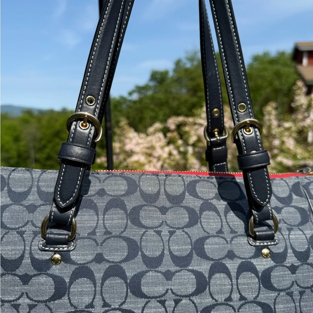 Coach Cleo Carryall Chambray - Picture 7 of 13